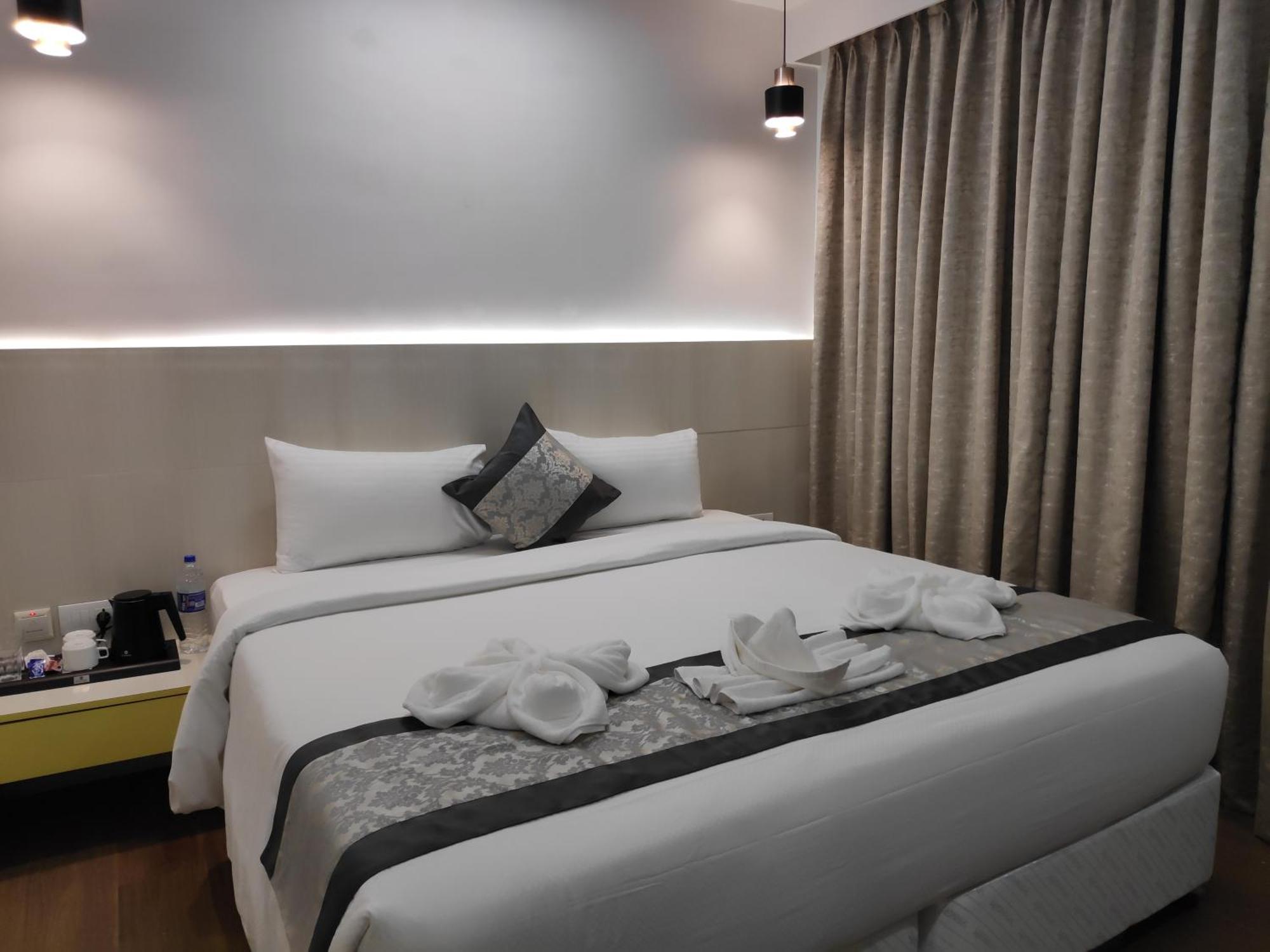 White House By Maxxvalue Service Apartments Bandra Mumbai  Buitenkant foto