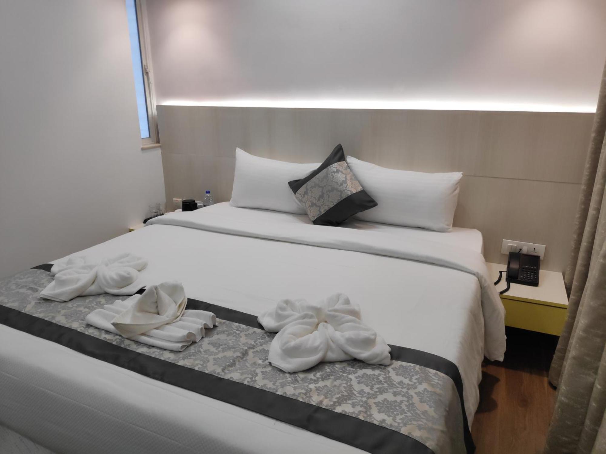 White House By Maxxvalue Service Apartments Bandra Mumbai  Buitenkant foto
