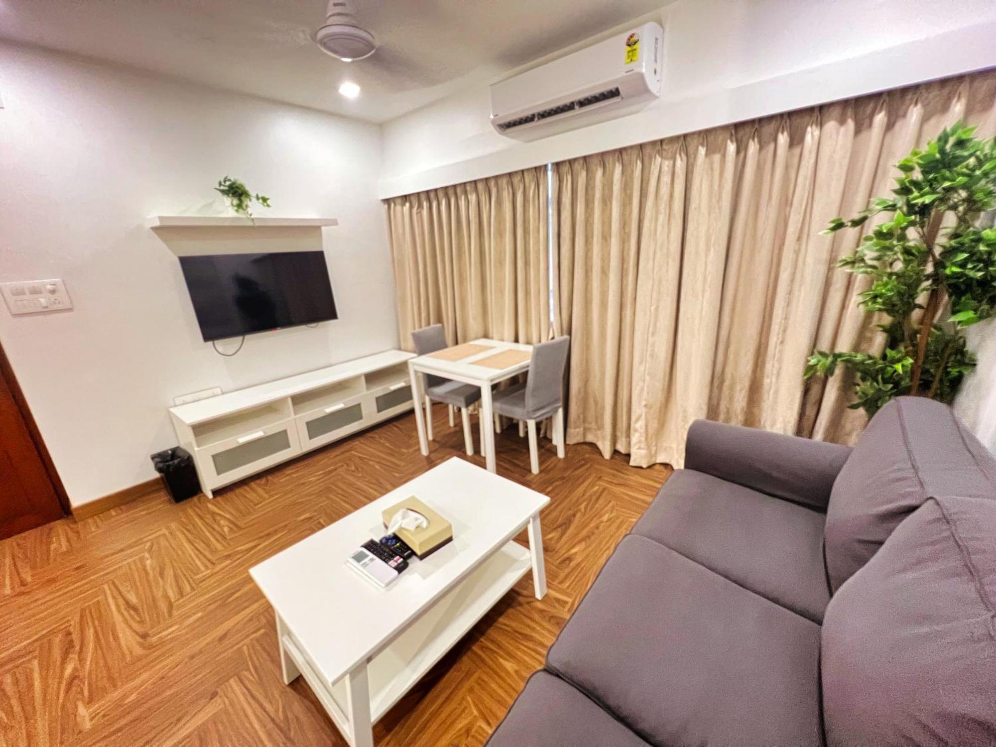 White House By Maxxvalue Service Apartments Bandra Mumbai  Buitenkant foto