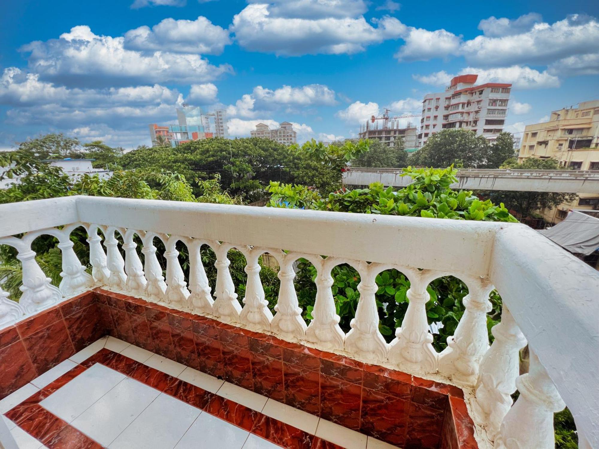 White House By Maxxvalue Service Apartments Bandra Mumbai  Buitenkant foto