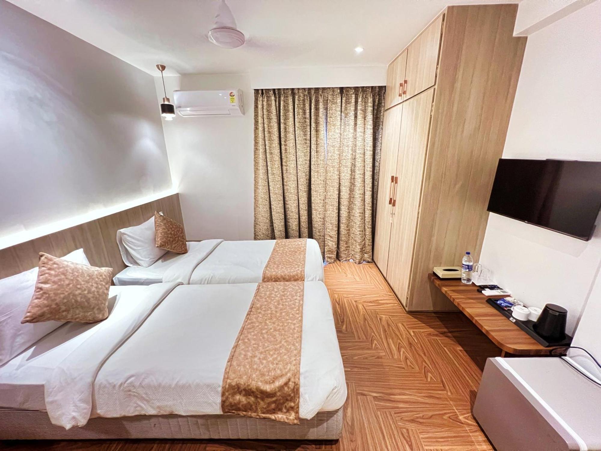 White House By Maxxvalue Service Apartments Bandra Mumbai  Buitenkant foto