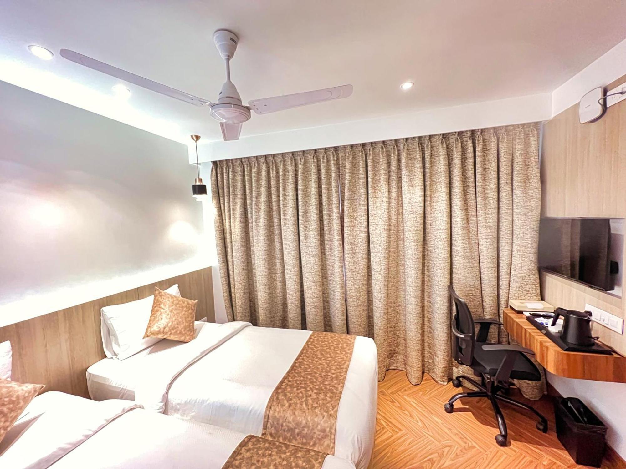 White House By Maxxvalue Service Apartments Bandra Mumbai  Buitenkant foto