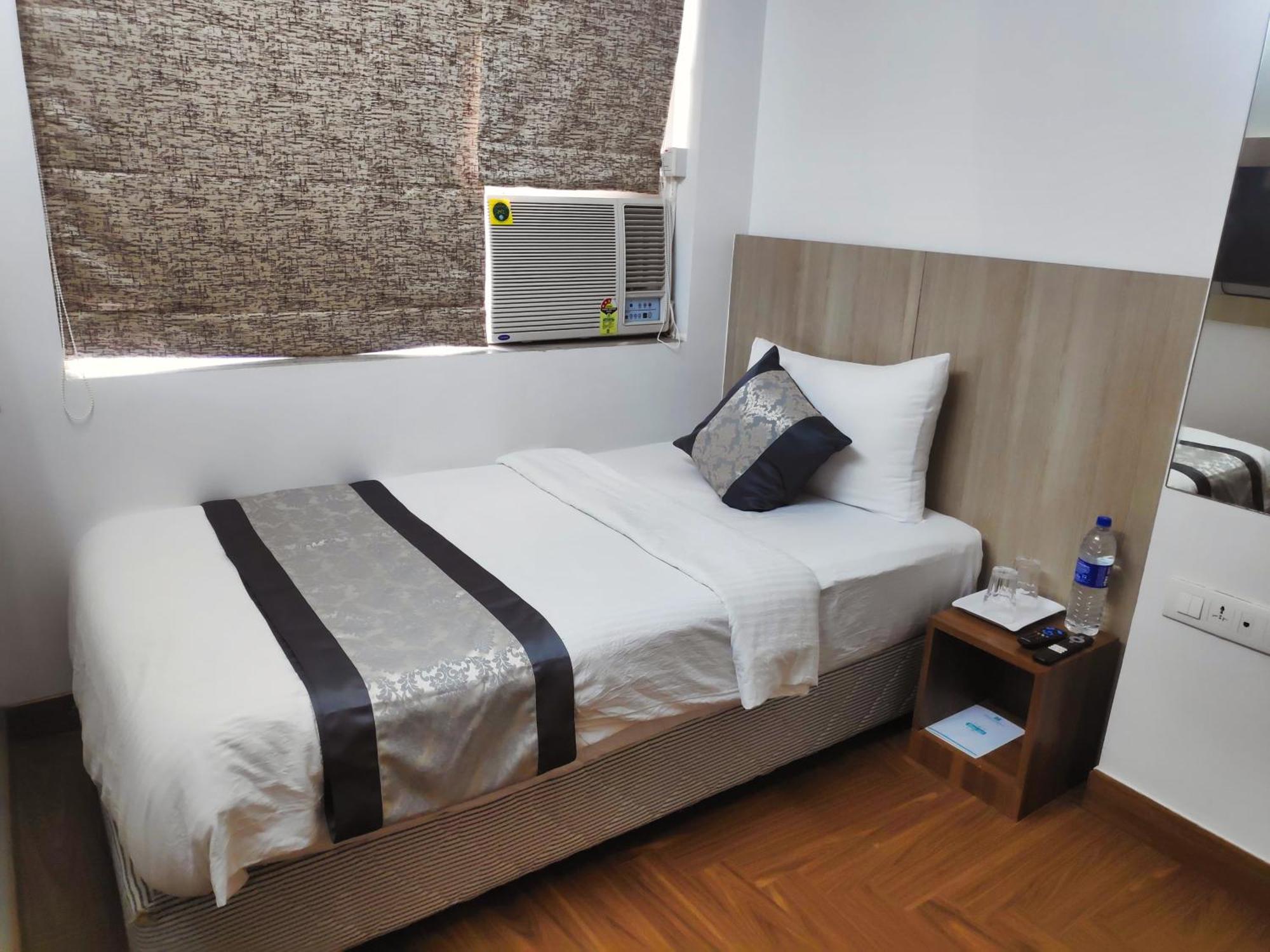 White House By Maxxvalue Service Apartments Bandra Mumbai  Buitenkant foto